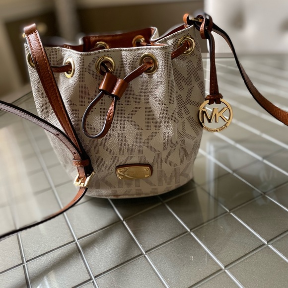 MK crossbody draw string smaller bag - Picture 1 of 4